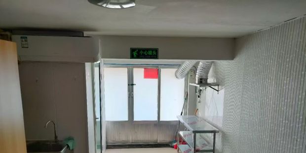 新一中对过车库房出租